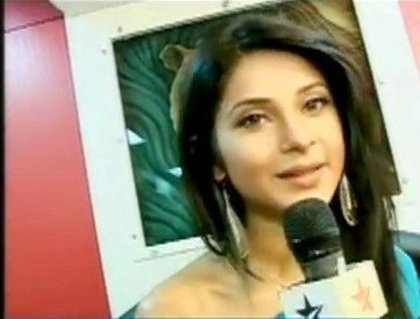 254315_150199655052022_131563576915630_300549_6749493_n - Jennifer Winget Birthday Bash