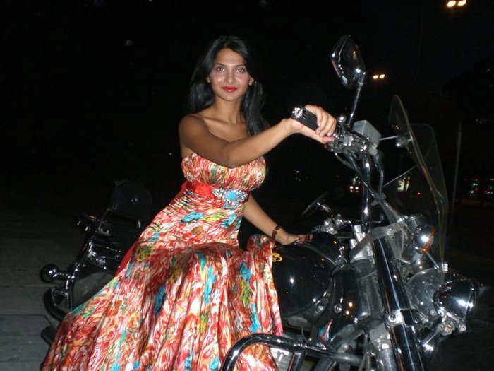 196488_131764543562200_131563576915630_192137_6986430_n - Jennifer Winget Personal Pic 2012