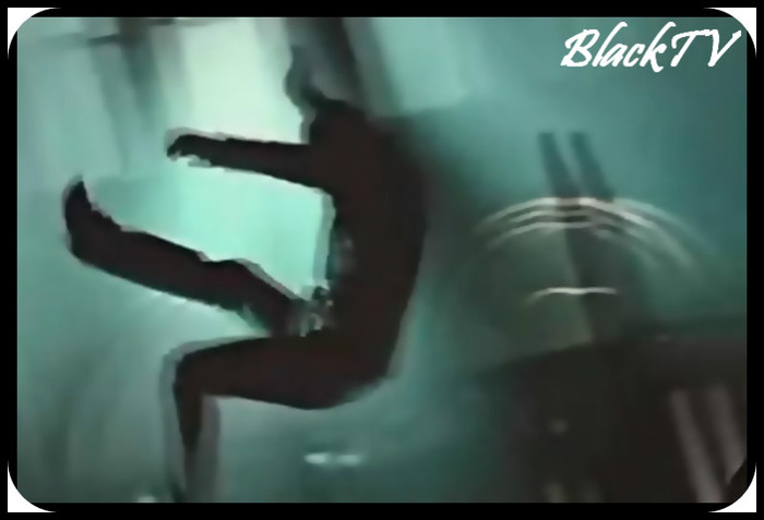 Era cu adevarat o lupta intre viata si moarte. Doar una din ele supravetuia.