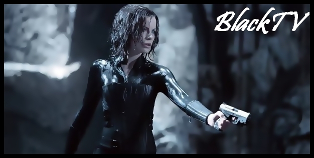 [venind cu pistolul indreptat spre ea] Sa zicem o ruda indepartata.