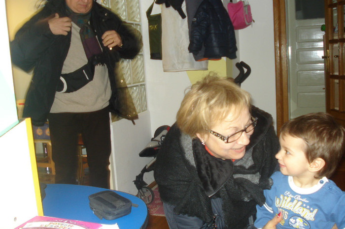 NONNI PLEACA LA BRASOV