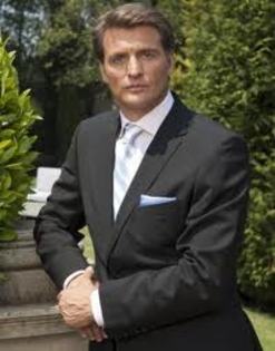 images (22) - Juan Soler