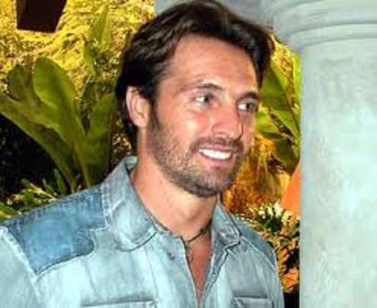 images (90) - Juan Soler