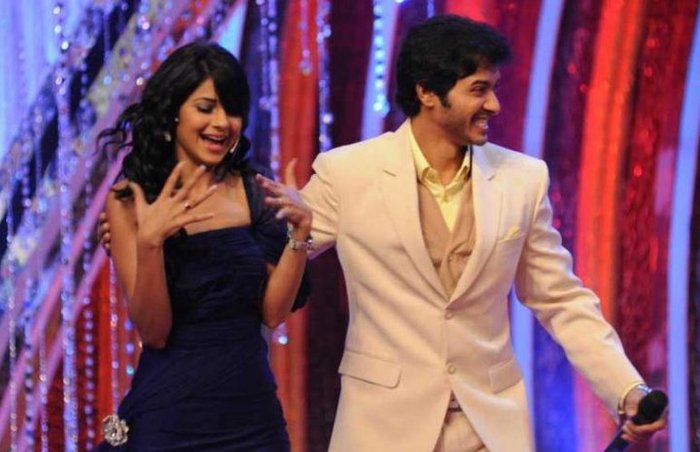 225486_187124701335428_114833878564511_457036_2323745_n - Jennifer Winget 2