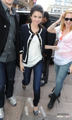 normal_011 - APRIL 8TH - Arriving at Capital FM in Leicester Square in London