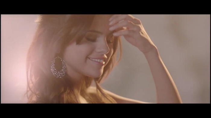 Selena Gomez & The Scene - Who Says 017 - Who Says Official Music Video Screencaps