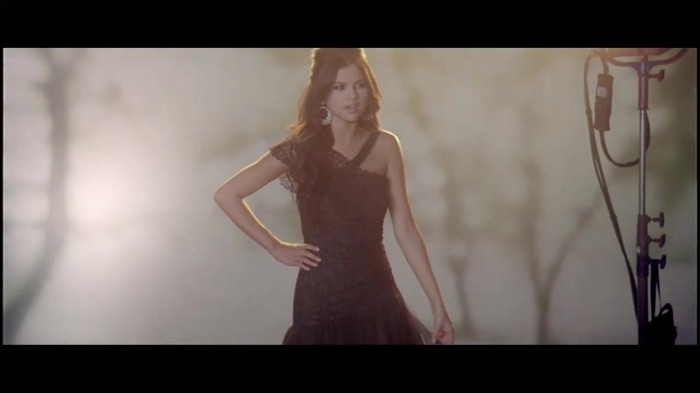 Selena Gomez & The Scene - Who Says 037