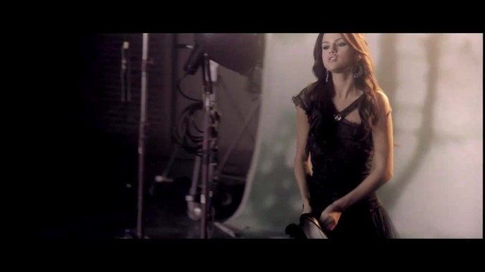 Selena Gomez & The Scene - Who Says 055
