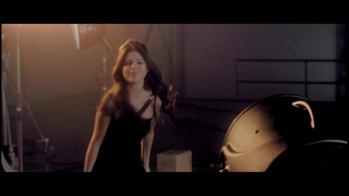 Selena Gomez & The Scene - Who Says 068