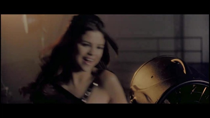 Selena Gomez & The Scene - Who Says 071