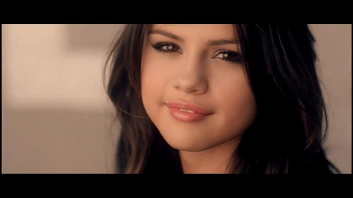 Selena Gomez & The Scene - Who Says 153