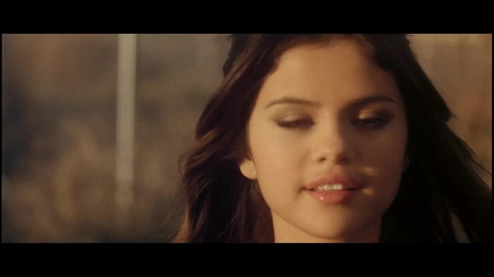 Selena Gomez & The Scene - Who Says 243