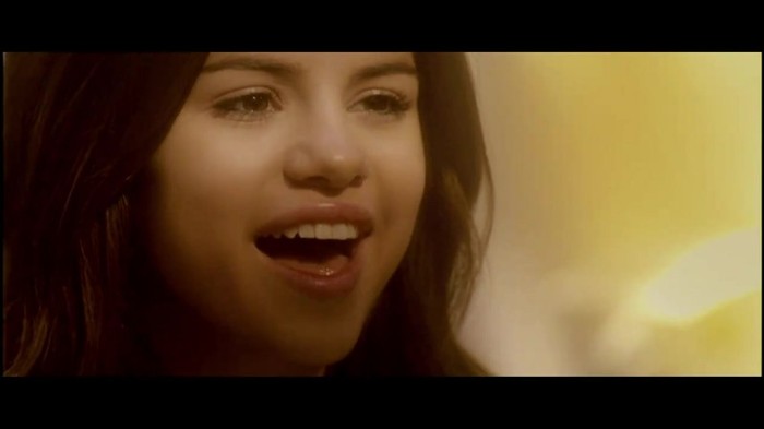 Selena Gomez & The Scene - Who Says 366