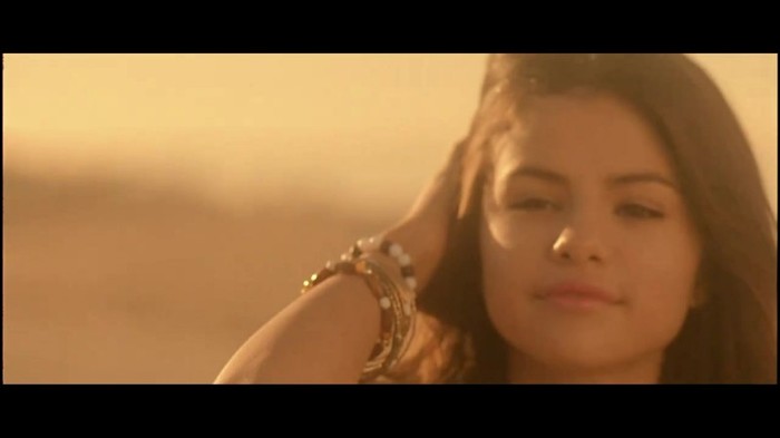 Selena Gomez & The Scene - Who Says 384