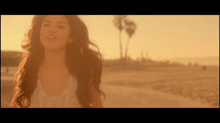 Selena Gomez & The Scene - Who Says 391