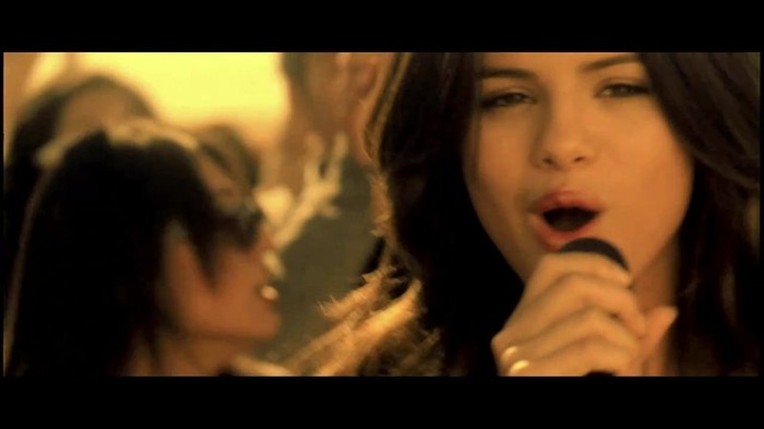 Selena Gomez & The Scene - Who Says 419