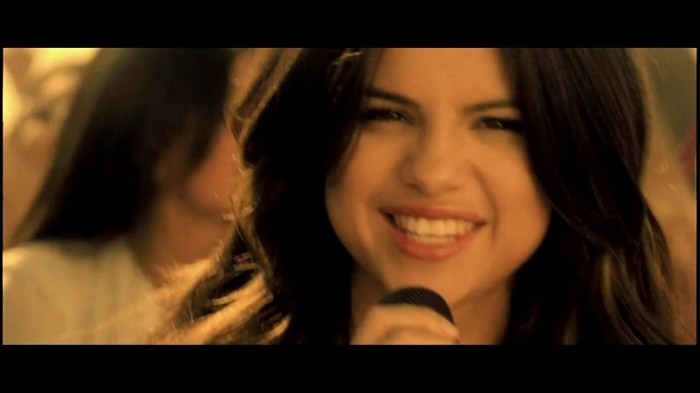 Selena Gomez & The Scene - Who Says 421