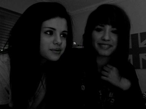 demi Lovato and Selena Gomez shout outs!! 517