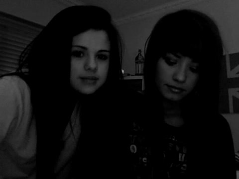 demi Lovato and Selena Gomez shout outs!! 1078