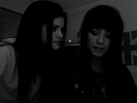 demi Lovato and Selena Gomez shout outs!! 1094