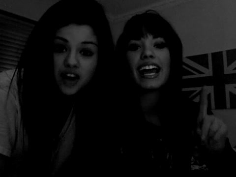 demi Lovato and Selena Gomez shout outs!! 1609
