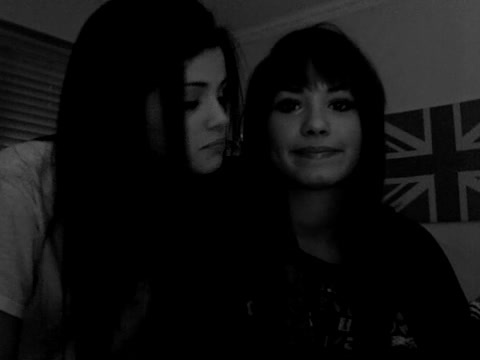 demi Lovato and Selena Gomez shout outs!! 1633
