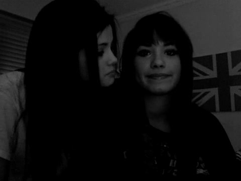 demi Lovato and Selena Gomez shout outs!! 1635