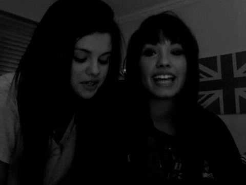 demi Lovato and Selena Gomez shout outs!! 1642