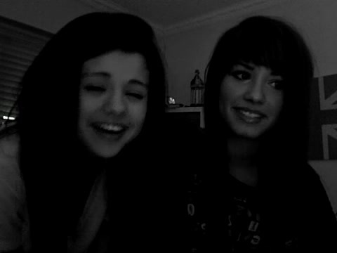 demi Lovato and Selena Gomez shout outs!! 677