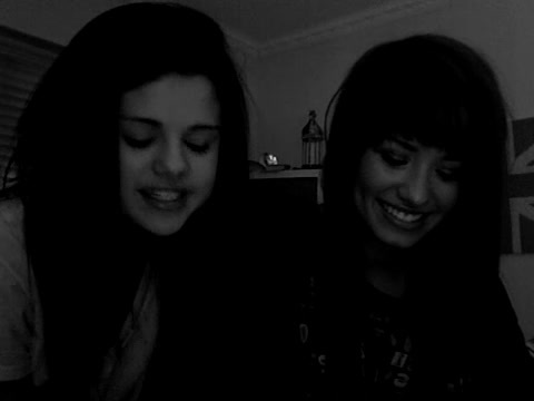 demi Lovato and Selena Gomez shout outs!! 729