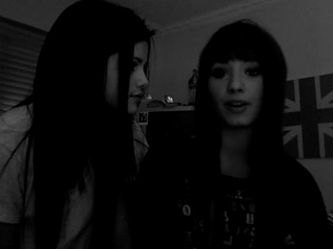 demi Lovato and Selena Gomez shout outs!! 1222