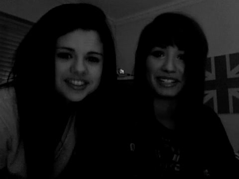 demi Lovato and Selena Gomez shout outs!! 771