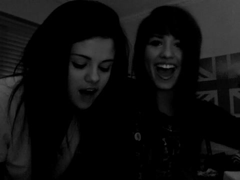 demi Lovato and Selena Gomez shout outs!! 377