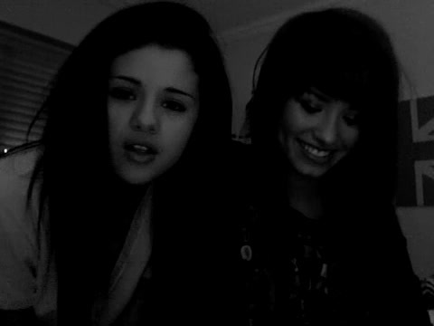 demi Lovato and Selena Gomez shout outs!! 385