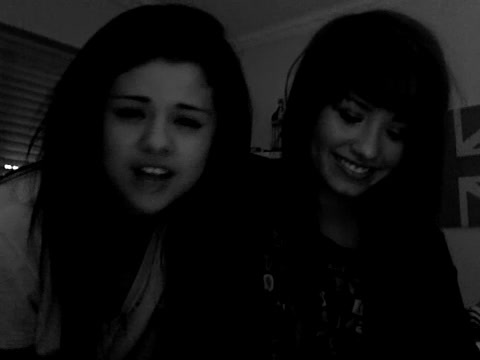 demi Lovato and Selena Gomez shout outs!! 389