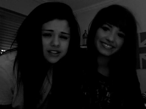 demi Lovato and Selena Gomez shout outs!! 393