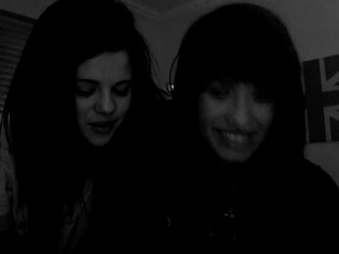 demi Lovato and Selena Gomez shout outs!! 1794