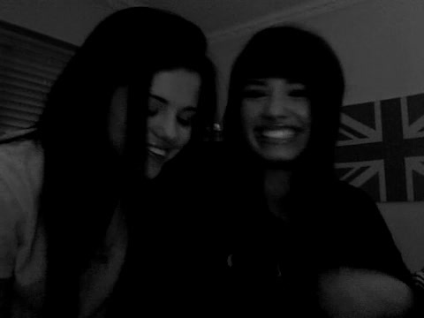 demi Lovato and Selena Gomez shout outs!! 809