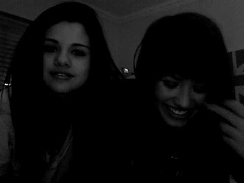 demi Lovato and Selena Gomez shout outs!! 1806