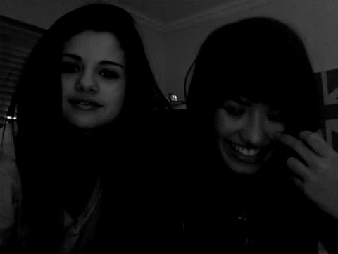 demi Lovato and Selena Gomez shout outs!! 1809
