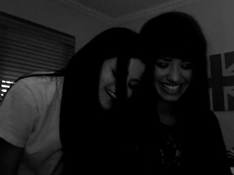 demi Lovato and Selena Gomez shout outs!! 816