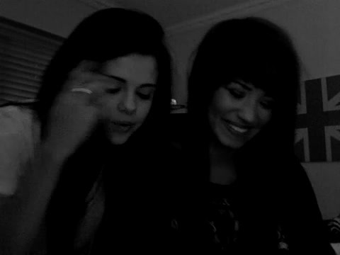demi Lovato and Selena Gomez shout outs!! 823