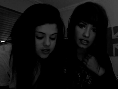 demi Lovato and Selena Gomez shout outs!! 442