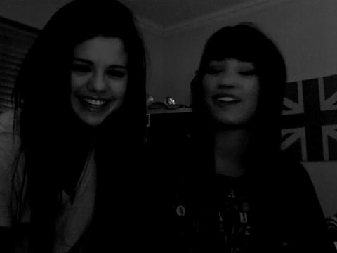 demi Lovato and Selena Gomez shout outs!! 1395