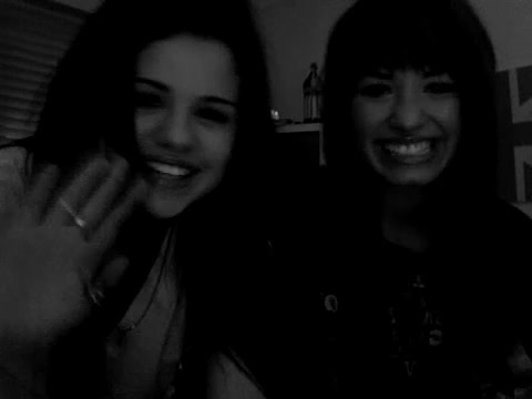 demi Lovato and Selena Gomez shout outs!! 2092