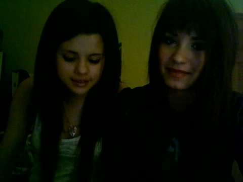 Demi Lovato and Selena Gomez vlog 1525