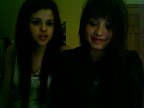 Demi Lovato and Selena Gomez vlog 1222