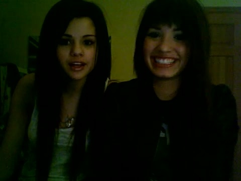 Demi Lovato and Selena Gomez vlog 1322
