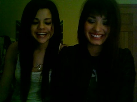 Demi Lovato and Selena Gomez vlog 1330