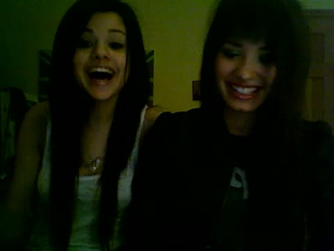 Demi Lovato and Selena Gomez vlog 1332